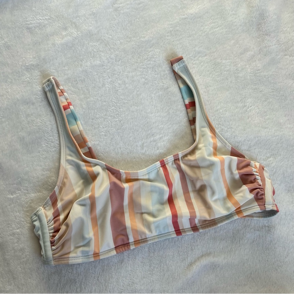4/$10 Sale 🤩 Xhilaration striped bikini top